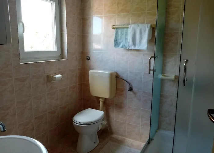 Nar * Vinišće