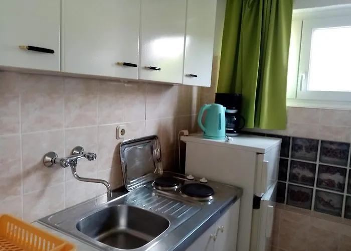 Nar شقة Vinišće